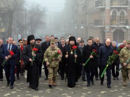 «І оживе добра слава, слава України»