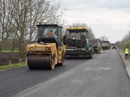У Любашівському районі триває ремонт дороги місцевого значення