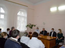 Вадим Шкарівський відвідав лікарню та НВК у місті Болград