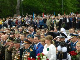 Участь керівництва обласної ради у заходах з нагоди відзначення 73-ї річниці перемоги над нацизмом у Другій світовій війні