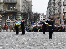 Участь керівництва обласної ради у церемонії покладання квітів з нагоди Дня Гідності та Свободи
