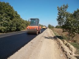 Ремонт дороги між селами Новосільське та Орловка