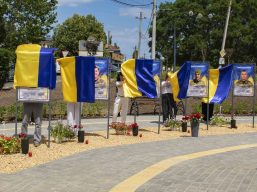 В Таїровській громаді відкрили Алею Слави Героїв